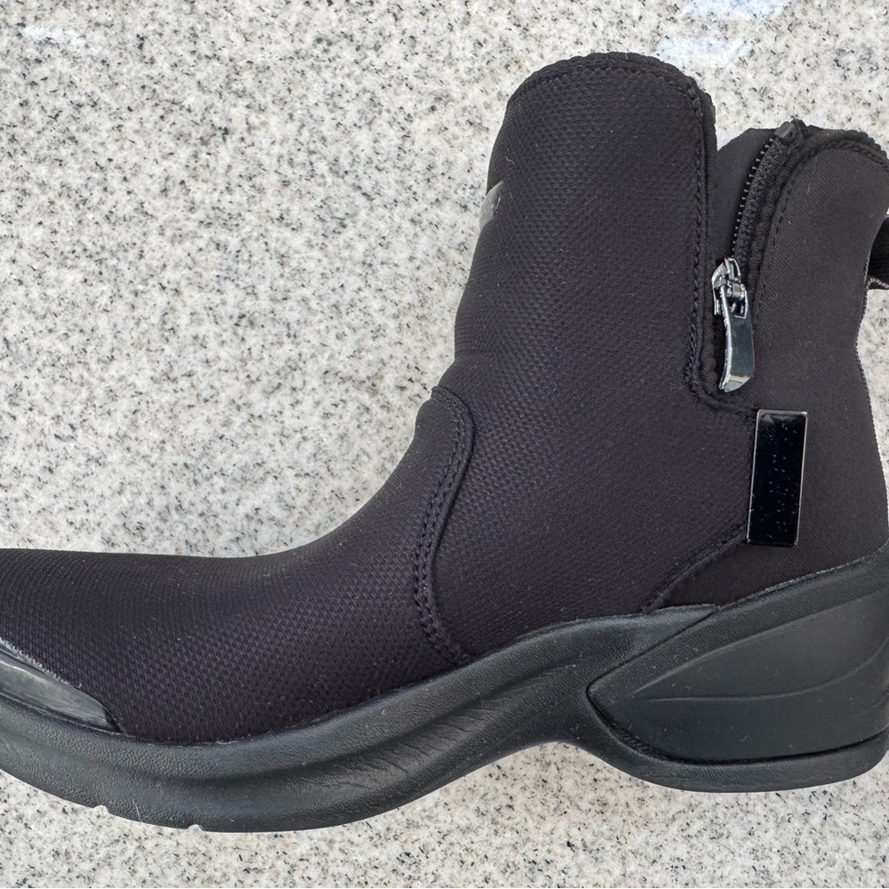 Women’s Bzees Mojo Black Ankle Boots Size 8.5